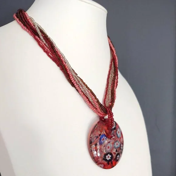 Red glass pendant necklace - Picture 3 of 7